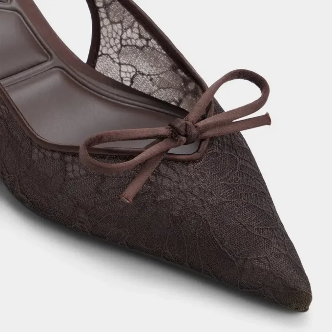 Azaro Slingback-Sandale mit Kitten-Absatz