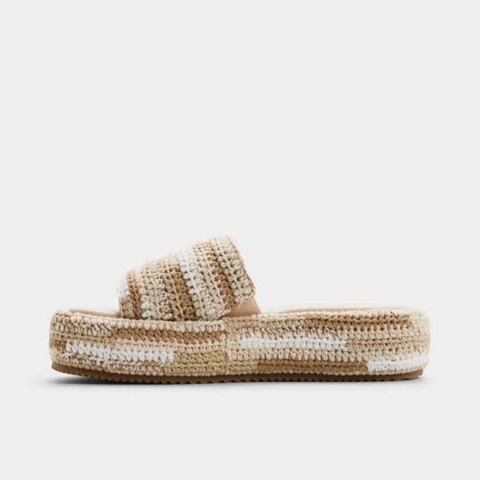Bohemina Pantolette, Plateau