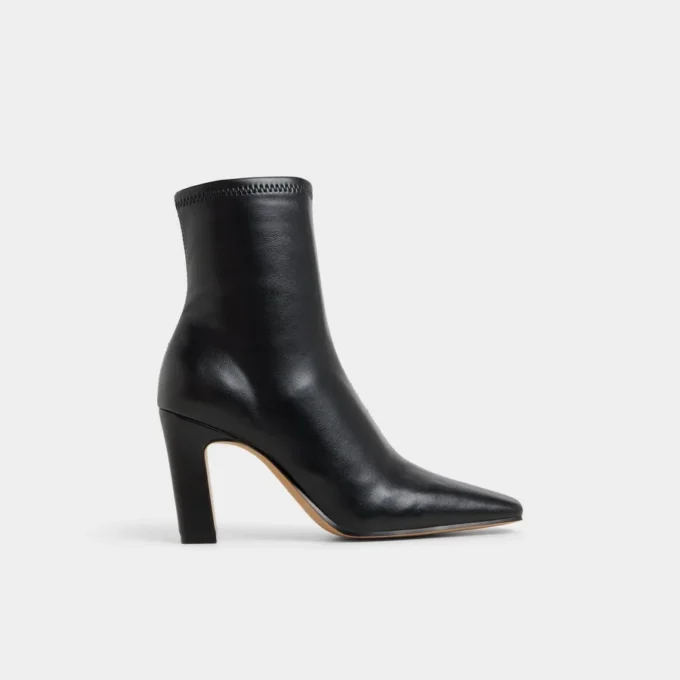 Cybele Stiefeletten, Blockabsatz