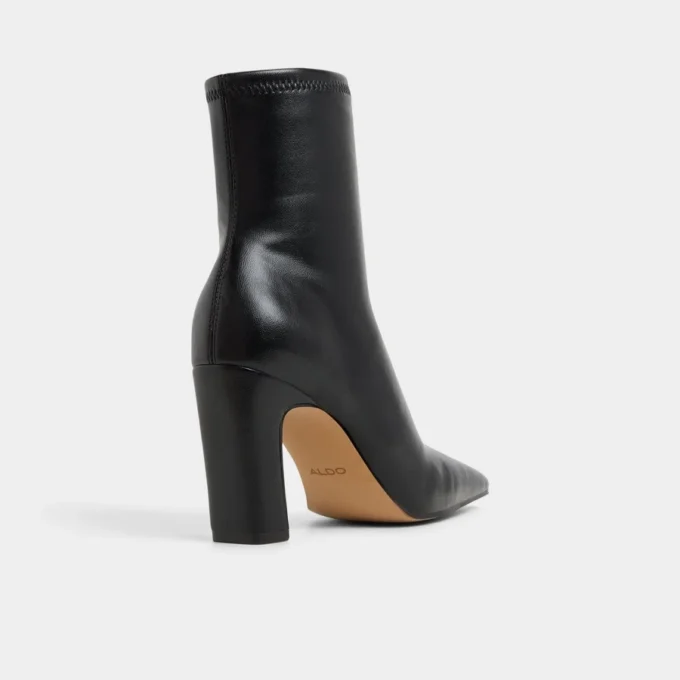 Cybele Stiefeletten, Blockabsatz