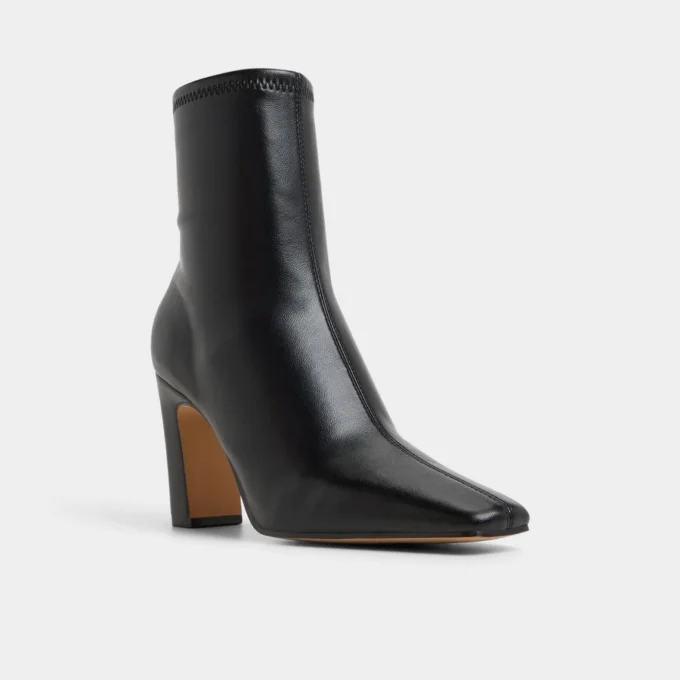 Cybele Stiefeletten, Blockabsatz