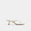 Flip-Flops mit Absatz, Kitten-Heel