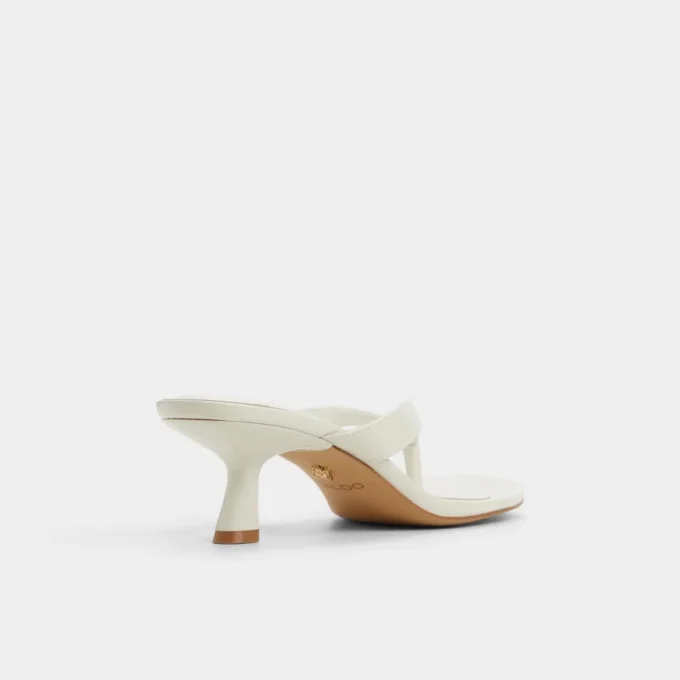 Flip-Flops mit Absatz, Kitten-Heel