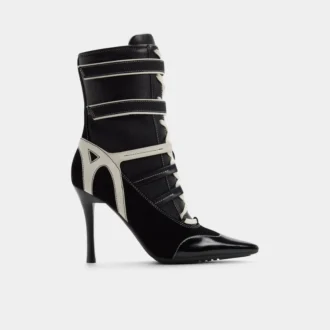 Gameplay-Stiefeletten, Stiletto-Absatz