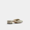 Lannah Mule, Blockabsatz