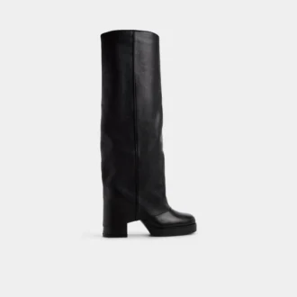 Maeveh Kniestiefel, Plateau