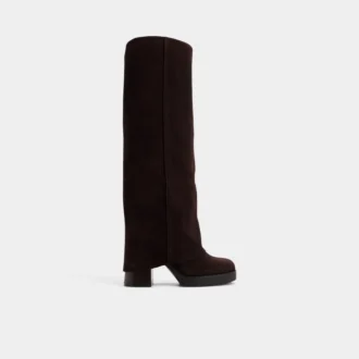 Maeveh Kniestiefel, Plateau