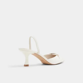 Nailah Slingback mit Kitten-Absatz, Kitten-Absatz