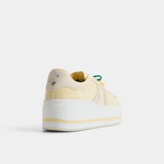 Paotlan Sneaker, Plateau